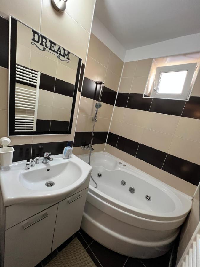 Nordic Sunny Apartment Suceava Exterior foto